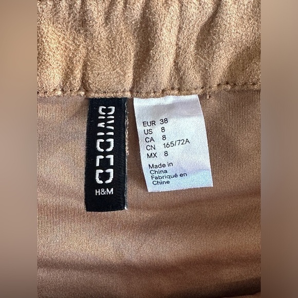 Size 8. Tan suede. Full zipper. High waisted. - Picture 3 of 4